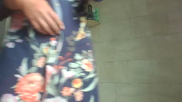 Yumiepussyy webcam