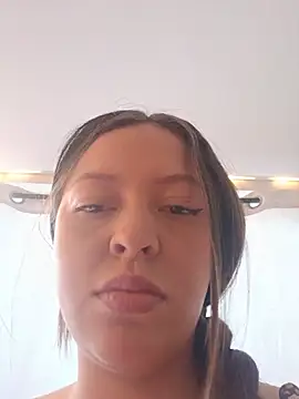 Clara_Belle webcam
