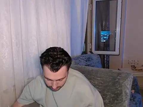 handsomeee04 webcam