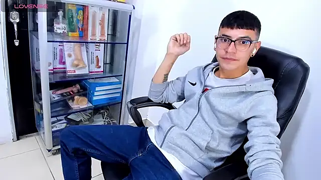 Alexx_bigcockk webcam