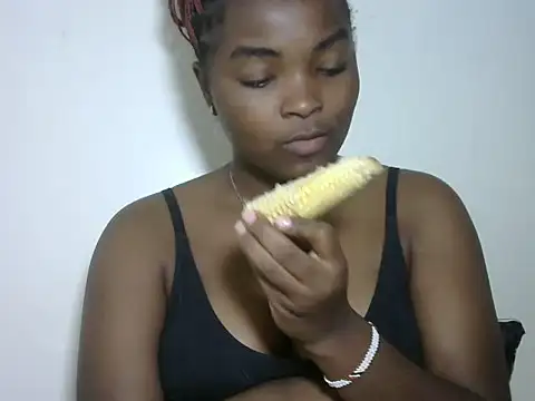 queebfuckerfine2 webcam