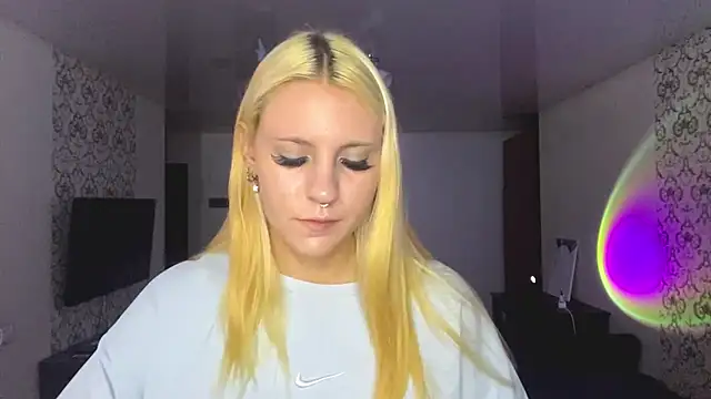 LanaLivee webcam