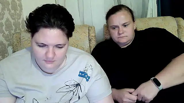MilaXHelen webcam