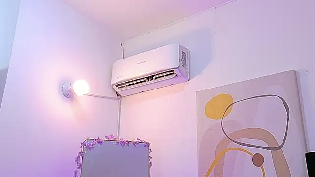 littlee_emilyy_ webcam