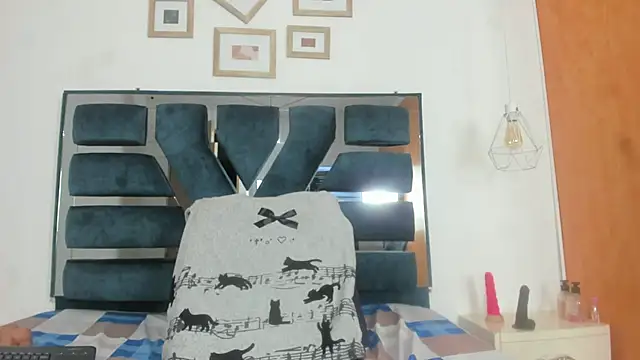 LolaBoobs webcam