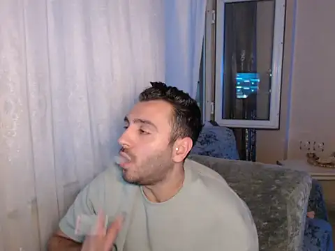 handsomeee04 - Handsomeee04's free webcam - UK Sex Cams
