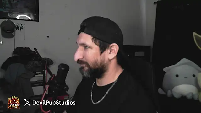DevilPup75_ webcam