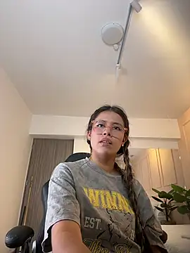 NINI__MOON__ webcam