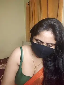 Sravvi499 webcam