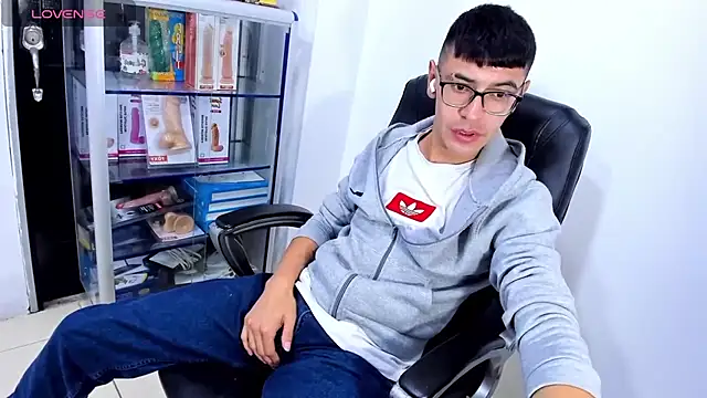 Alexx_bigcockk webcam