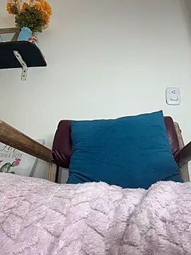 LilaRvsh webcam