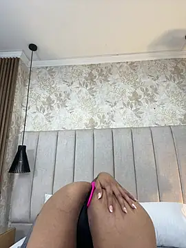 AnitaMore_ webcam