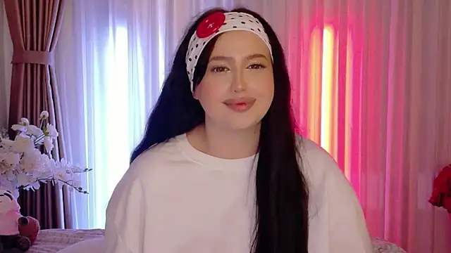 UR_MADDY_ONLINE webcam