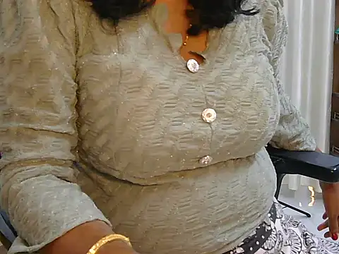 maya_kutty webcam