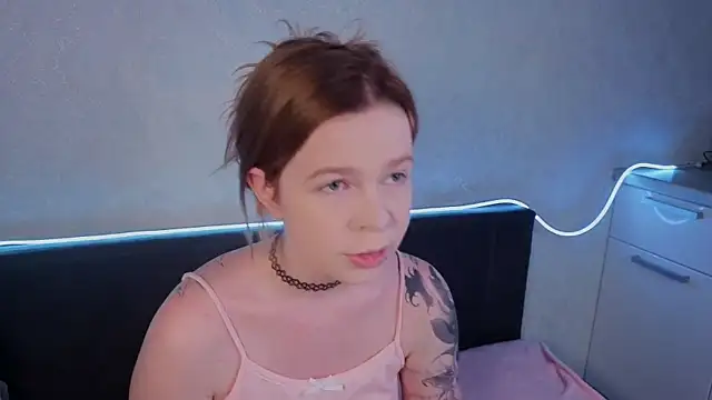 AliseKitt webcam