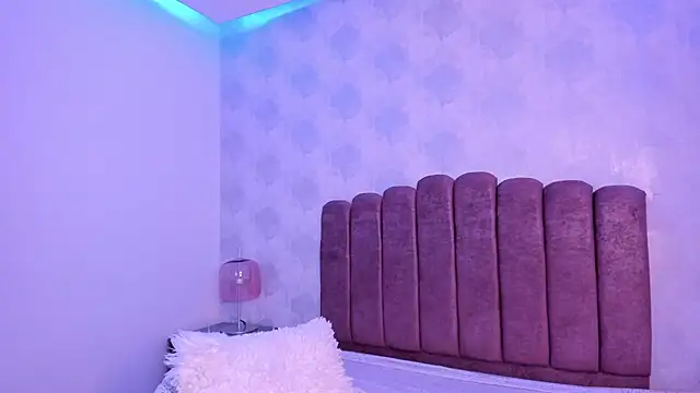 Kimmie_Bloomie webcam