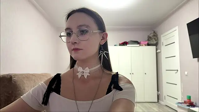 YogaClubEnjoyer webcam