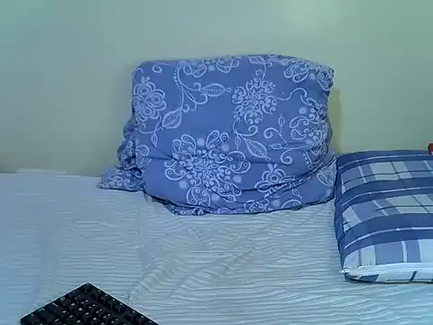 hot_rinah - Hot_rinah's free webcam - UK Sex Cams