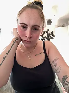 BaddieRiRi224 webcam