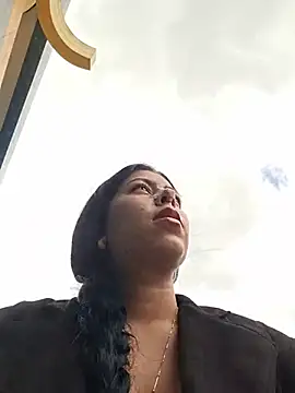 luianna (F young) - Rubbing pussy in public 💦😈