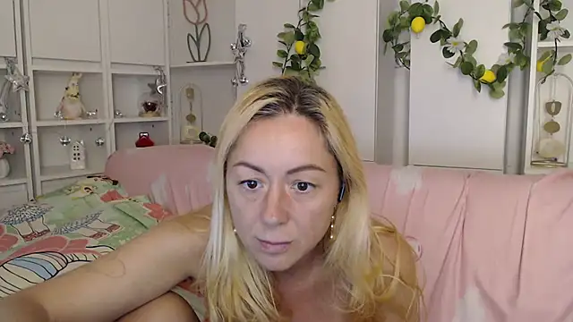_karolynesyera_ webcam