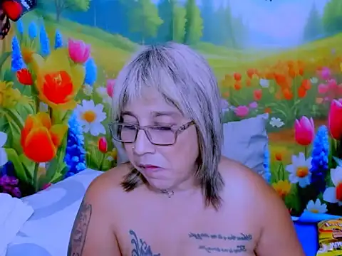 indianroxy webcam