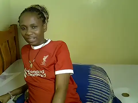 Pearl_petite webcam