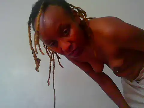 Live webcam thumbnail of Slim_doli featuring #girls and #new