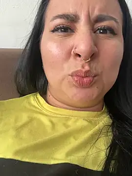 Abril_Luv webcam