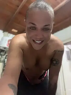 Modelo: alicetgirlbr