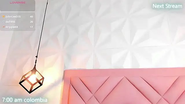 Caroline_daring