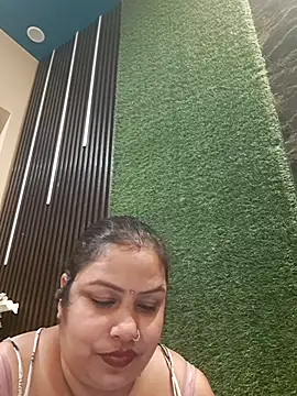 shanvii (F milf) - Split on boobs