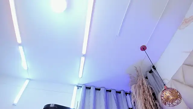 ibbie_drastic (F young) - 🤠Cowgirl (riding dildo)🤠