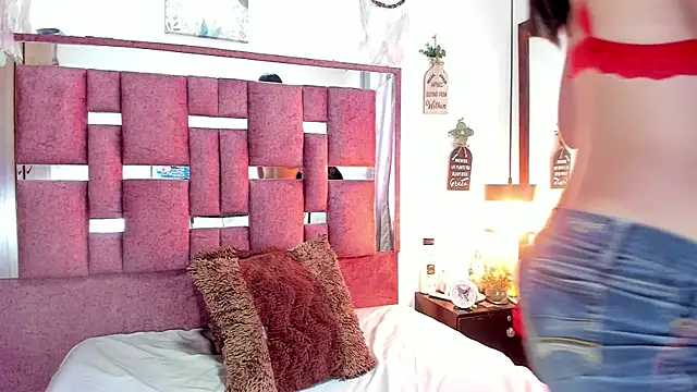 sofy_bonnet1 webcam