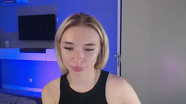Emily_Hartt webcam
