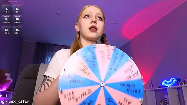 RebeccaAster webcam