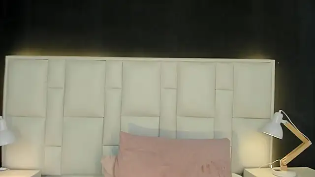 yeral2017 live cam on StripChat