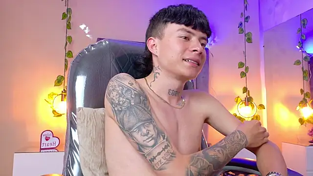 Nascary_Fox webcam
