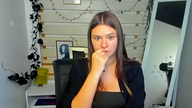 Josephine_Kiss webcam