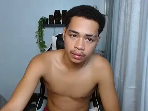 curlyasian_njxx