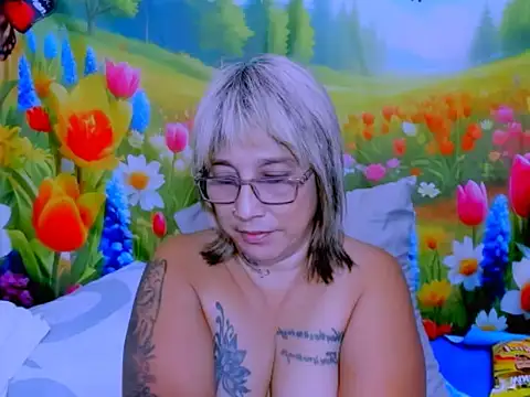 indianroxy webcam