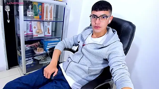 Alexx_bigcockk webcam