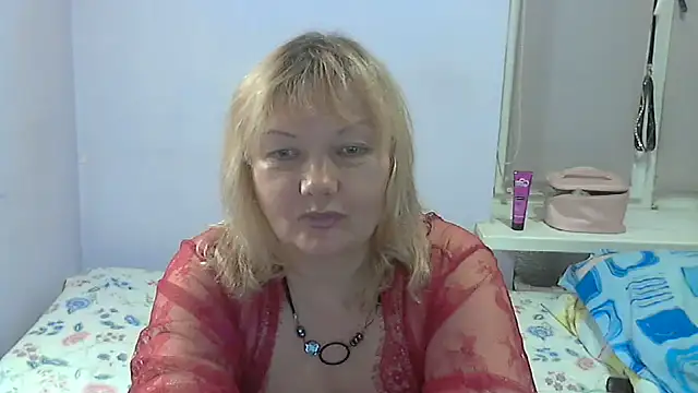 Lusi-777 live cam on StripChat