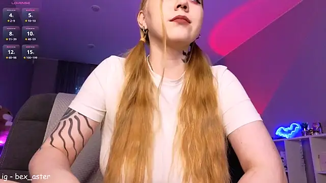 RebeccaAster webcam