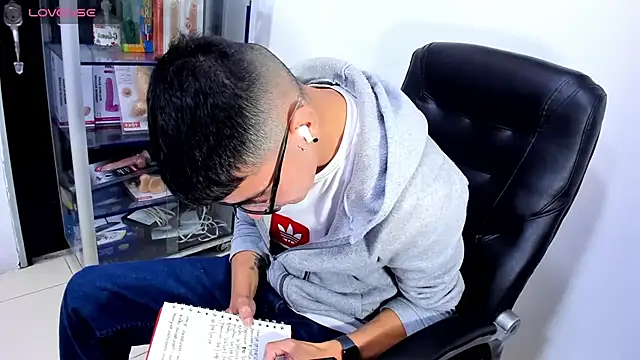 Alexx_bigcockk webcam