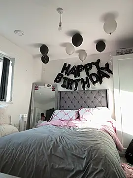 BaddieRiRi224 webcam