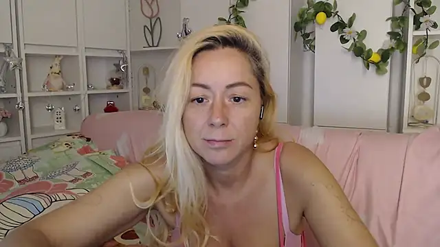 _karolynesyera_ webcam