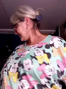 irinamaux live sex cam