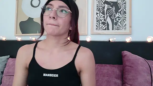 Pauline_Peach webcam