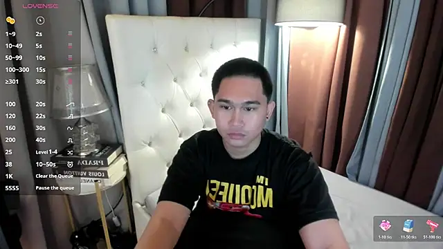 davincihugecock live cam on StripChat